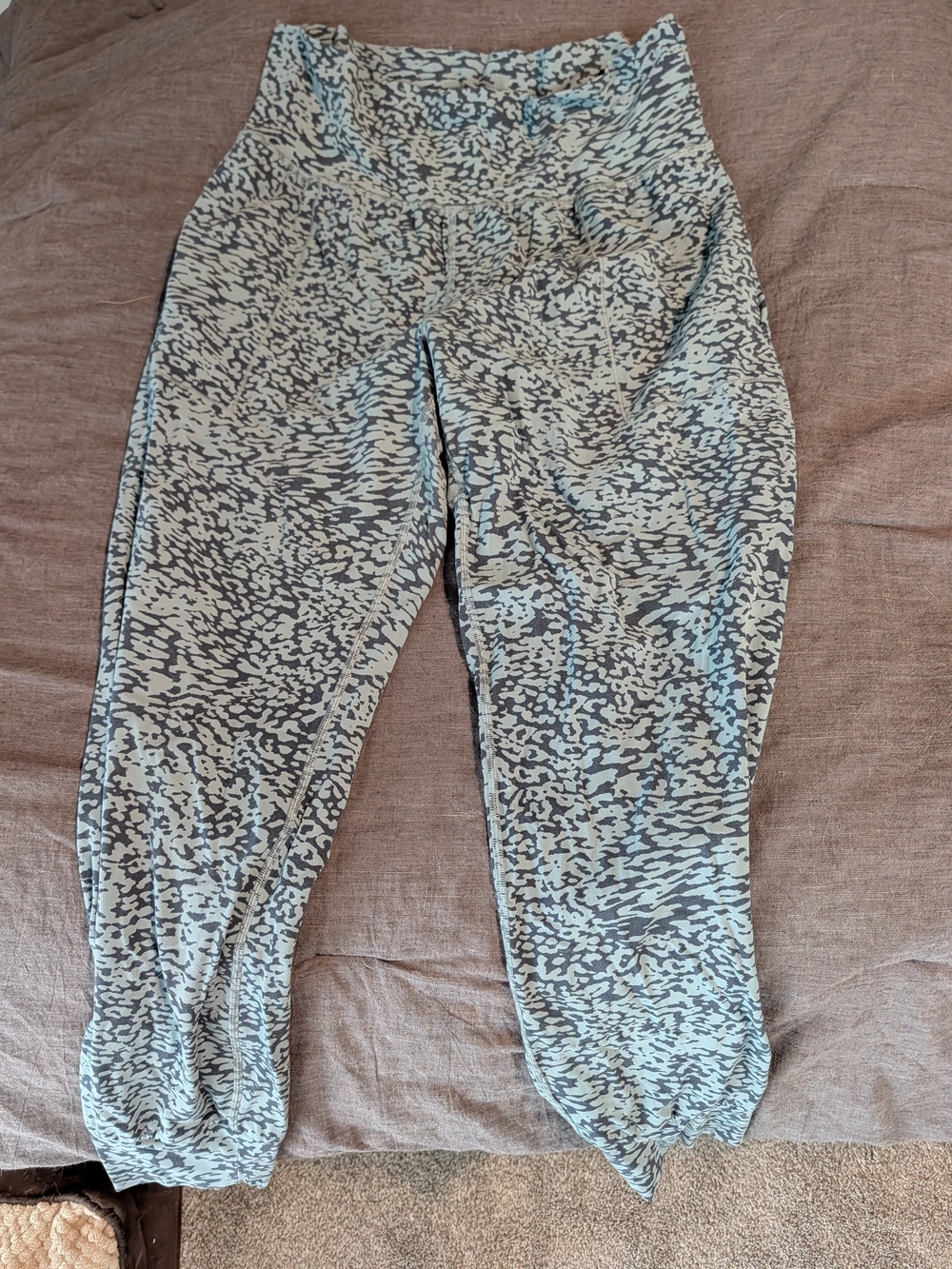 Athleta Salutation Blue And Black Patterned
